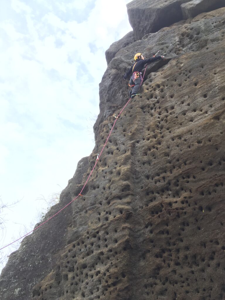 鷹取山ロッククライミングの練習